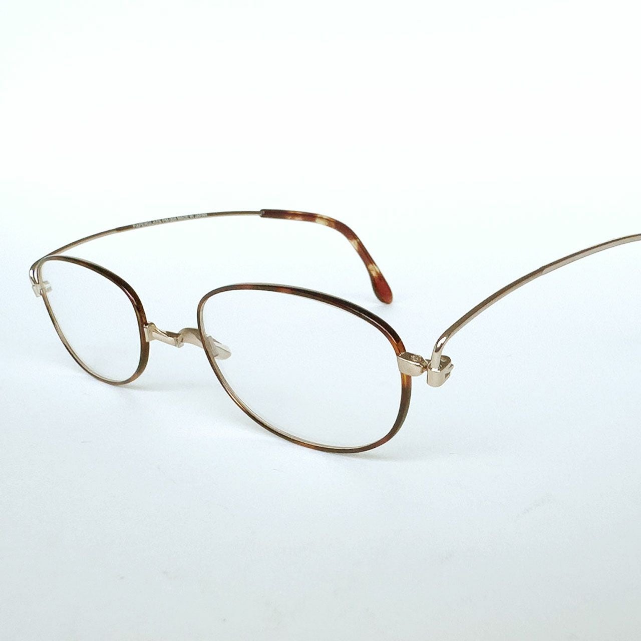 老眼鏡・チタン製］ペーパーグラスT 七宝 PM006オーバル（ゴールド